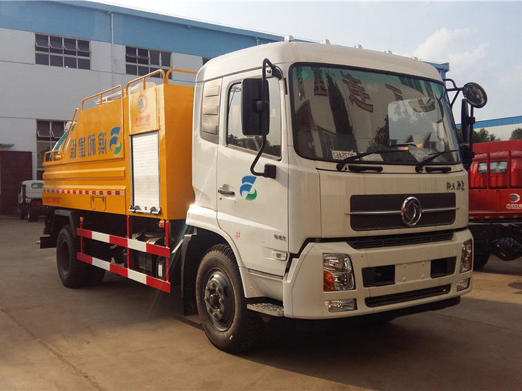 東風(fēng)天錦CLW5163GQWD5清洗吸污車(chē) 東風(fēng)天錦CLW5163GQWD5清洗吸污車(chē)