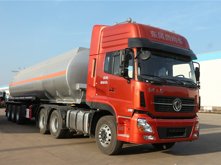 三橋半掛CLW9402GYYLV鋁合金運油車 三橋半掛CLW9402GYYLV鋁合金運油車