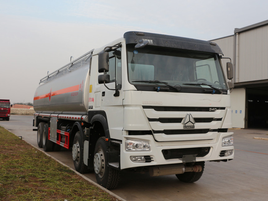 重汽前四后八(30方)CLW5310GYYZ5型運油車 重汽前四后八(30方)CLW5310GYYZ5型運油車