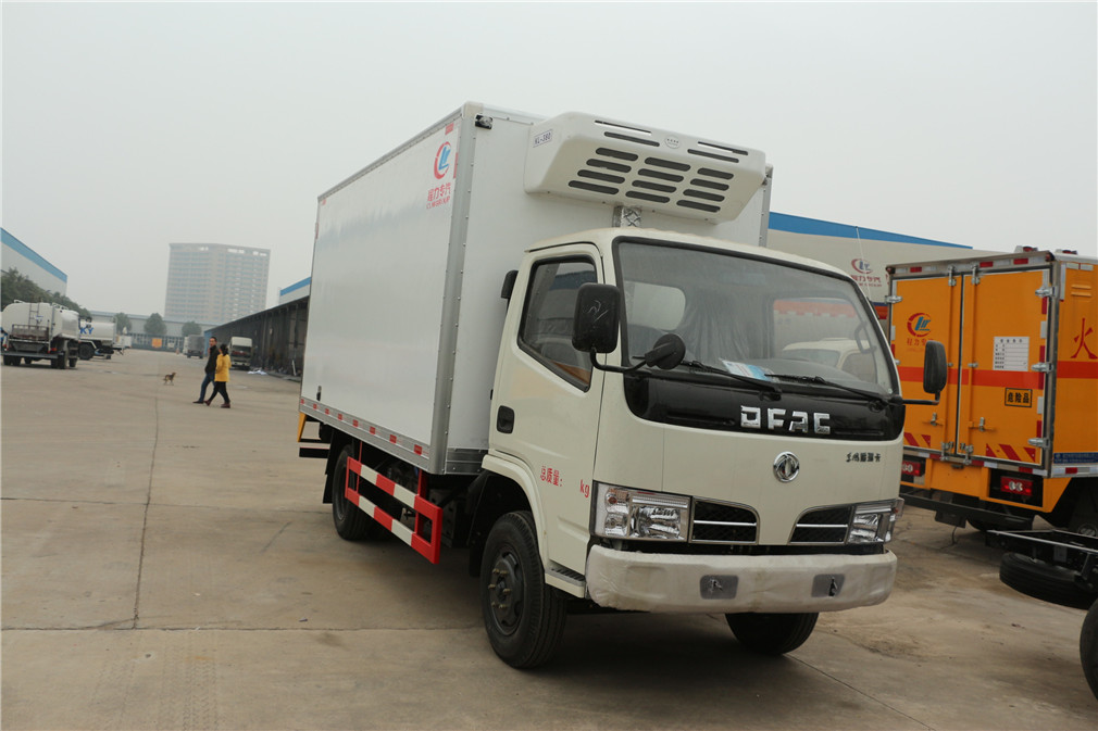 東風(fēng)小多利卡CLW5040XLC5冷藏車 東風(fēng)小多利卡CLW5040XLC5冷藏車