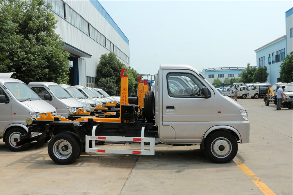 長(zhǎng)安4方CLW5031ZXXS5車廂可卸式垃圾車 長(zhǎng)安4方CLW5031ZXXS5車廂可卸式垃圾車
