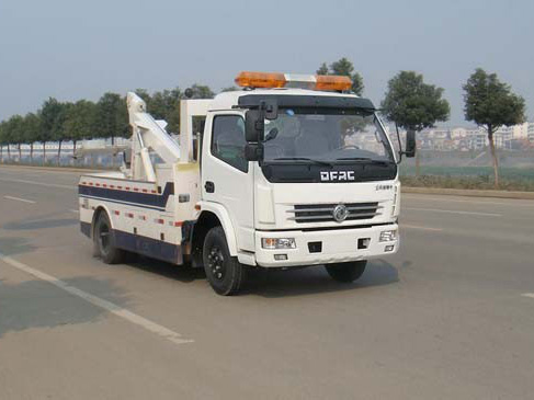 東風(fēng)大多利卡CLW5082TQZ5一拖一清障車 東風(fēng)大多利卡CLW5082TQZ5一拖一清障車