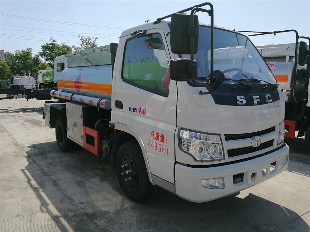 時風2.5方CLQ5040GJY5S型加油車 時風2.5方CLQ5040GJY5S型加油車